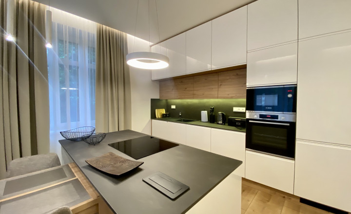 Beautiful air-conditioned 2-bedroom apartment for rent in the Old Town - fotografia 6