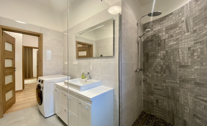 Beautiful air-conditioned 2-bedroom apartment for rent in the Old Town - fotografia 15