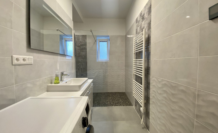 Beautiful air-conditioned 2-bedroom apartment for rent in the Old Town - fotografia 14