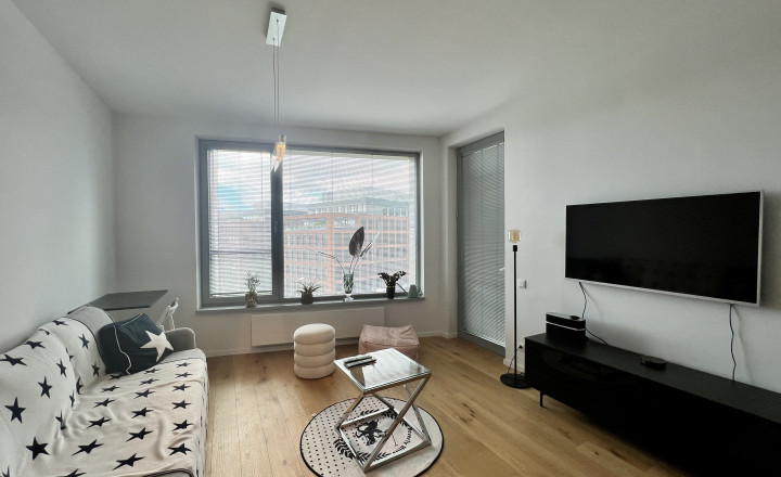 Modern1-bedroom apartment in a lucrative new building with loggia for rent in the Old town