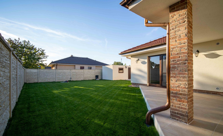 Newly built 3- bedroom family house with garden for rent in Slovenský Grob - fotografia 3