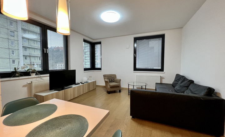 Beautiful 1- bedroom apartment in a new building with loggia and parking for rent in the Old Town - fotografia 1