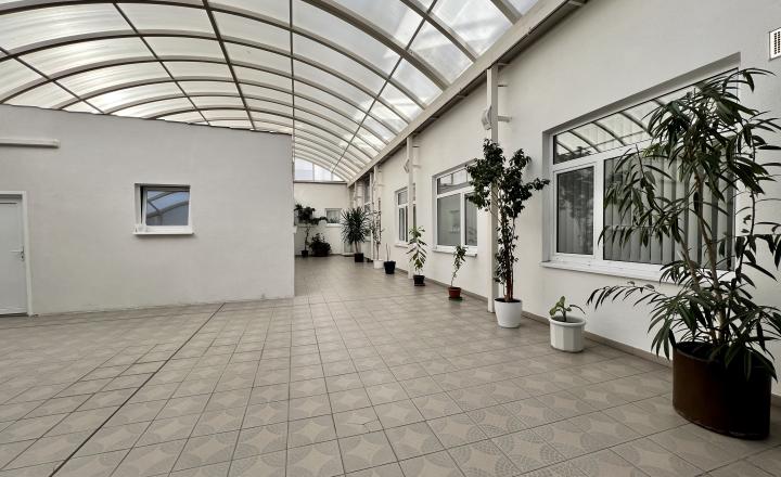 Air-conditioned office space with storage and parking for rent in Ružinov - fotografia 6