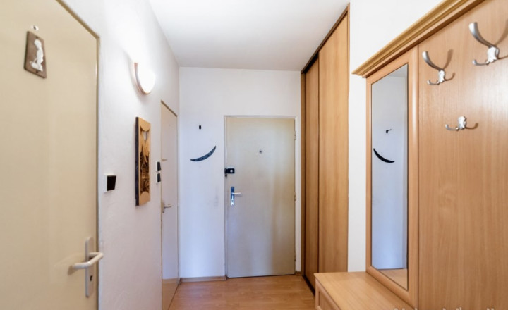 Pleasant 2- bedroom apartment with loggia for rent in Rača - fotografia 9