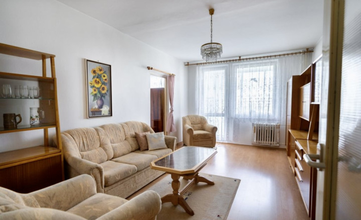 Pleasant 2- bedroom apartment with loggia for rent in Rača