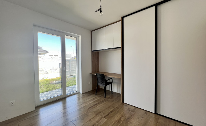 Novostavba 4- izbový bungalov so záhradou na predaj v Lehniciach PREDANÝ - fotografia 8