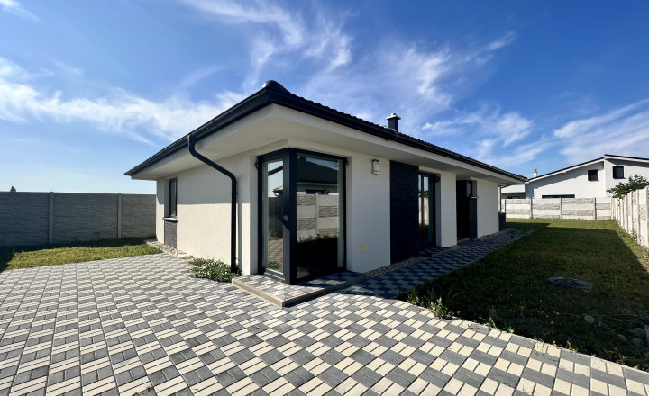 Novostavba 4- izbový bungalov so záhradou na predaj v Lehniciach PREDANÝ - fotografia 12