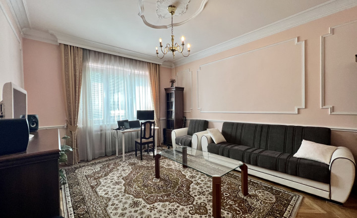 Elegant 1-bedroom apartment with a balcony for sale in the Old Town