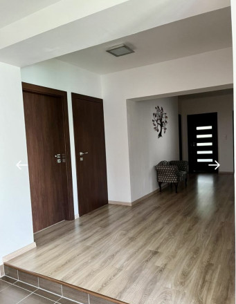 A large family house with a large plot of land for sale in Šamorín - fotografia 20