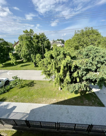 A large family house with a large plot of land for sale in Šamorín - fotografia 34