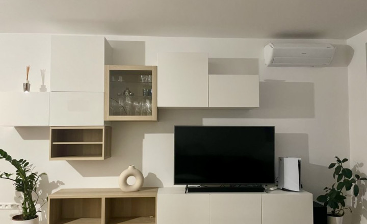 Moderný klimatizovaný 2- izbový byt s balkónom na prenájom v Starom meste - fotografia 2