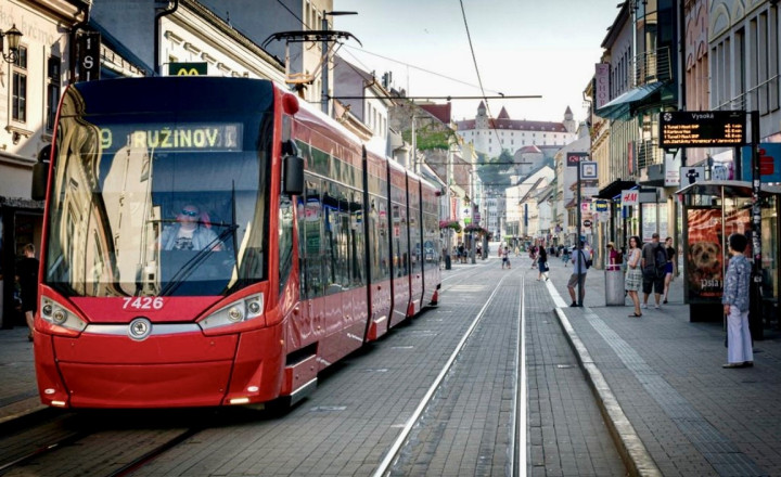 Jedinečný 4- izbový byt s veľkou terasou na prenájom v Starom meste - fotografia 19