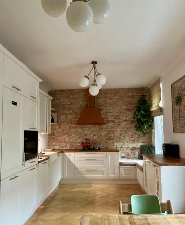 Kompletne zrekonštruovaný 3- izbový byt na prenájom v Starom meste - fotografia 1