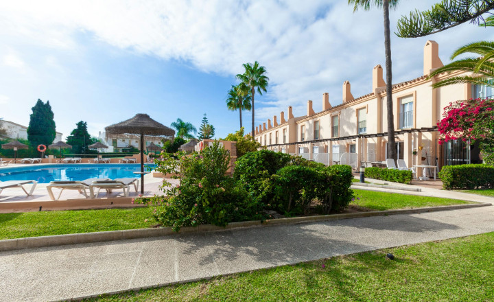 Priestranné apartmány na predaj v Španielsku na pobreží Costa del Sol - fotografia 1