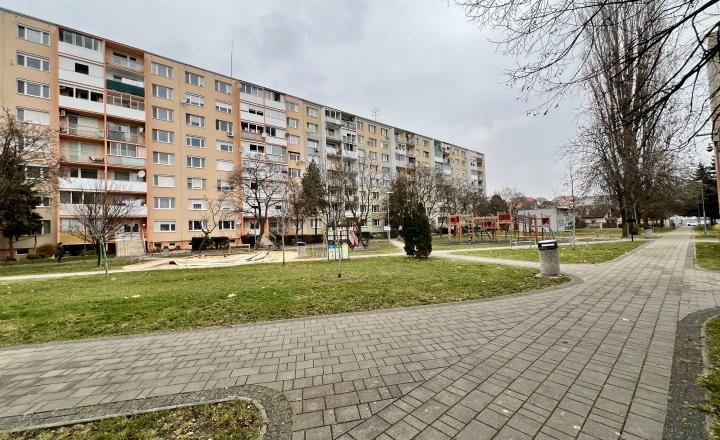Tichý 2- izbový byt s lodžiou a pivnicou na predaj v Senci - fotografia 11