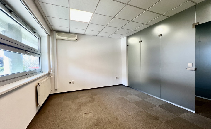 Administratívne priestory v centre s vlastným vchodom a parkovaním - fotografia 3