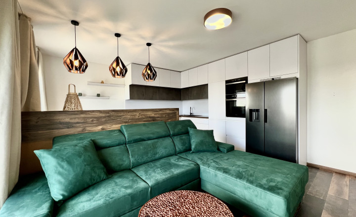 Modern 1-bedroom apartment with balcony and parking for sale in Rovinka - fotografia 5