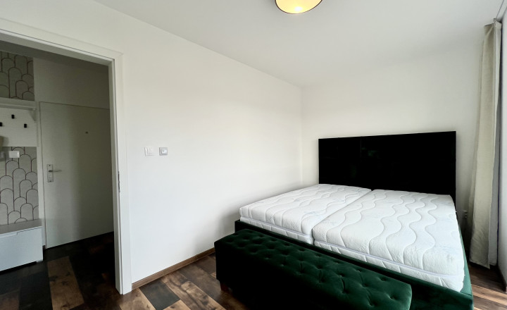 Modern 1-bedroom apartment with balcony and parking for sale in Rovinka - fotografia 6