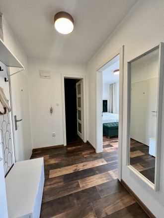 Modern 1-bedroom apartment with balcony and parking for sale in Rovinka - fotografia 8
