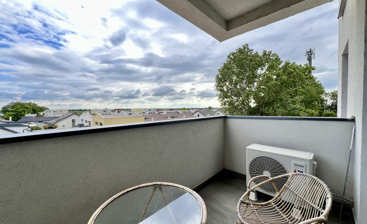 Modern 1-bedroom apartment with balcony and parking for sale in Rovinka - fotografia 12