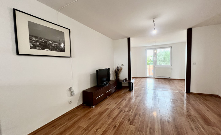 Pleasant 1- bedroom apartment with balcony for sale in Malinovo - fotografia 3
