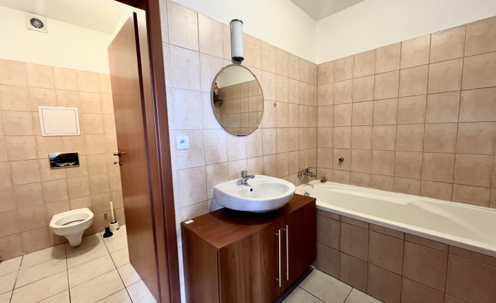 Pleasant 1- bedroom apartment with balcony for sale in Malinovo - fotografia 5