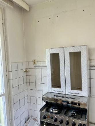 1- izbový byt s lodžiou v pôvodnom stave na predaj v Rači PREDANÝ - fotografia 2