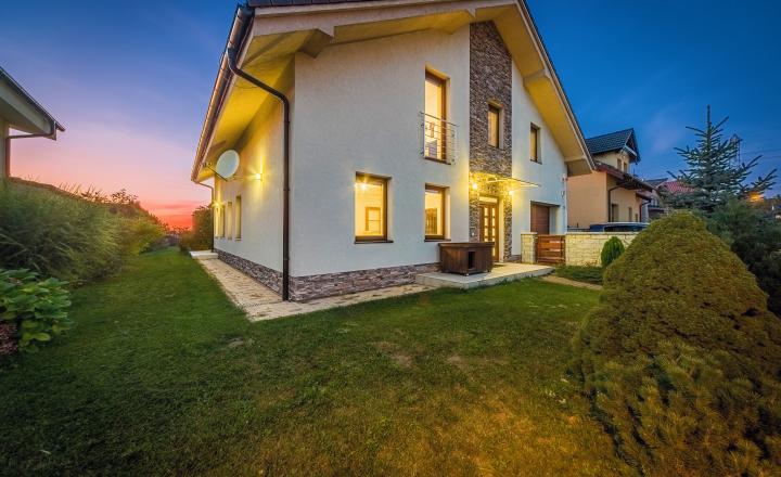 6-room family house 260 m2, with swimming pool and garden in Stupava - fotografia 25