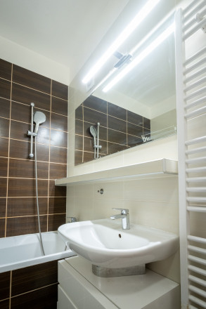 Spacious 2- bedroom apartment with balcony for sale in Vrakuna - fotografia 11