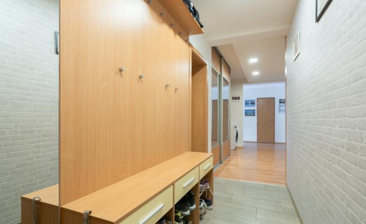 Priestranný 3- izbový byt s balkónom na predaj vo Vrakuni - fotografia 10