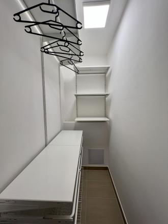 Nadštandardný 2- izbový byt s lodžiou na prenájom v Starom meste - fotografia 13