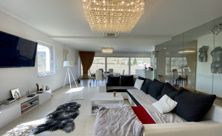 5-room family house, garden, parking, for rent Nové mesto - fotografia 3