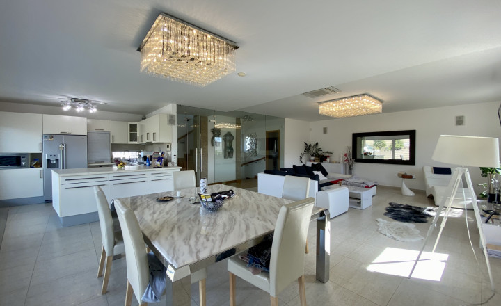 5-room family house, garden, parking, for rent Nové mesto - fotografia 5