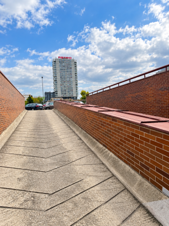 Garážové parkovacie státie 18m2 na prenájom v Ružinove - fotografia 3