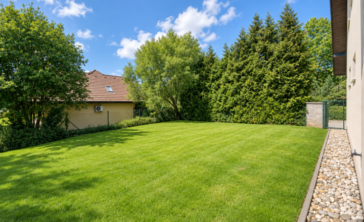 6-izbový rodinný dom, úžitková plocha 265 m2/ záhrada 600m2 - fotografia 10
