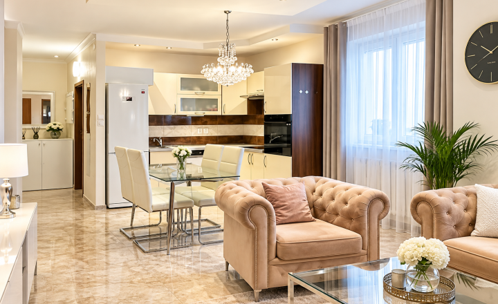 Unique 4-room ground-floor apartment (80 m²) / loggia / 2 parking spaces - fotografia 1