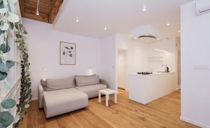 Fully renovated 2-room apartment for rent in the Old Town