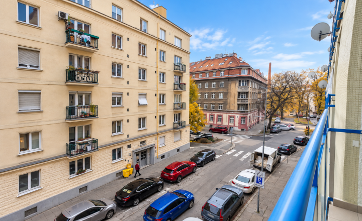 Priestranný 3- izbový byt 74.05m2/ s balkón na predaj v Starom meste - fotografia 12
