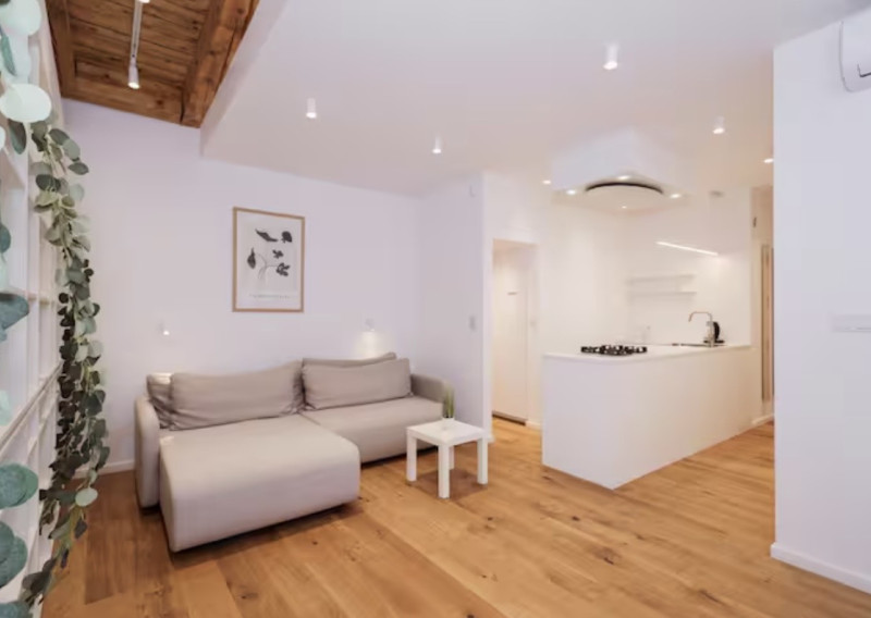 Fully renovated 2-room apartment for rent in the Old Town